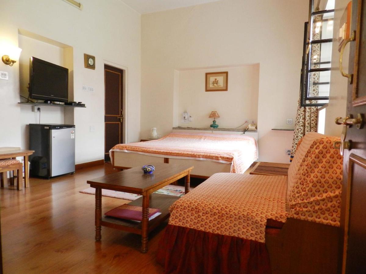 Hotel Jai Niwas Jaipur Eksteriør bilde